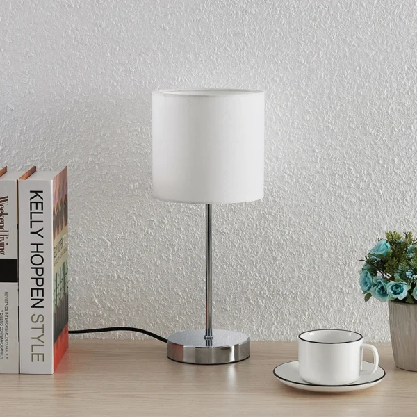 Lampe de bureau Versa fine en céramique - Image 5
