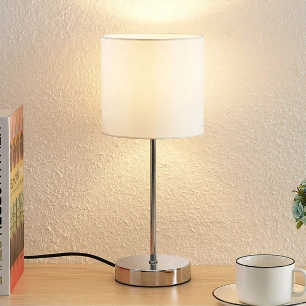 Lampe de bureau Versa fine en céramique - Image 3