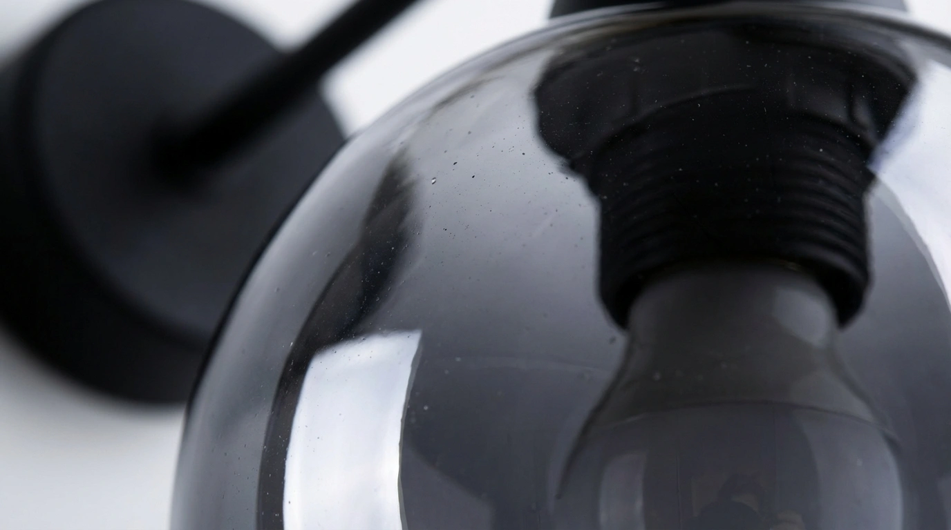 Détail verre fumé lampe Alino