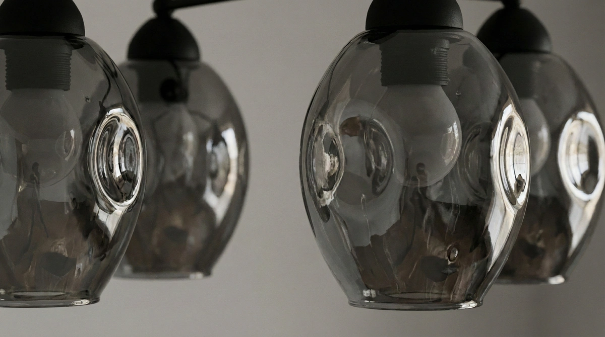 Détail verre bosselé lustre Fillan